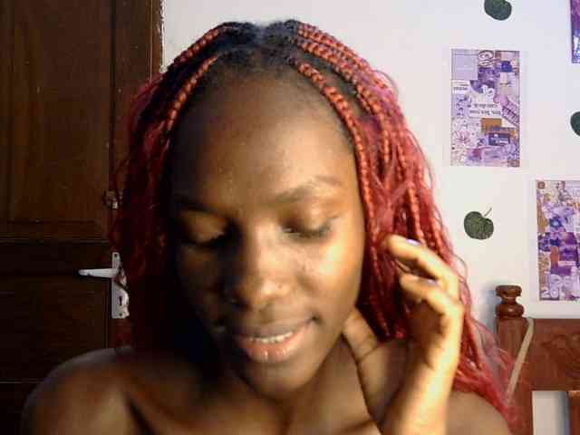 LupitaLyon webcam