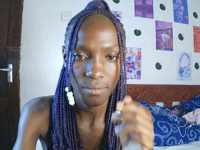 LupitaLyon webcam