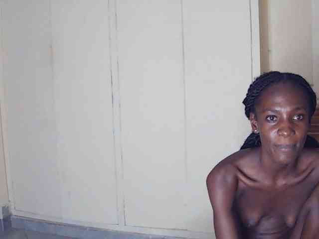 LupitaLyon webcam