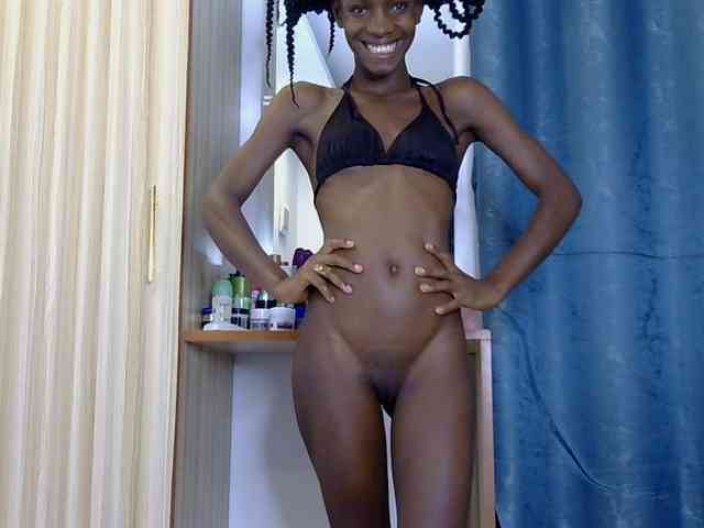 LupitaLyon webcam