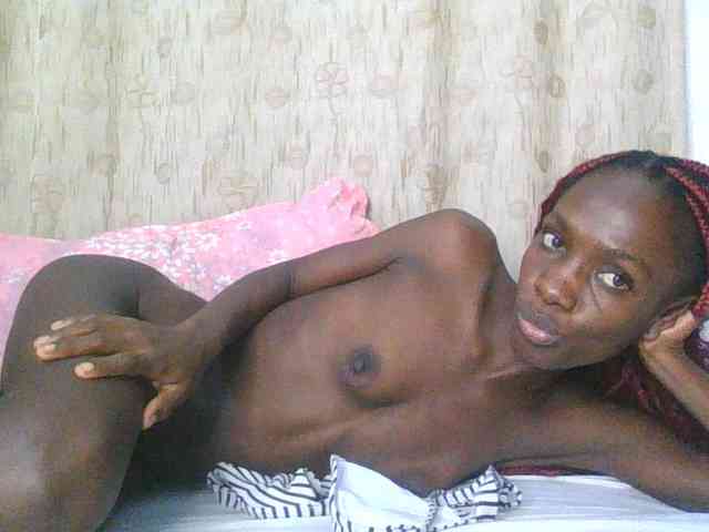 LupitaLyon webcam