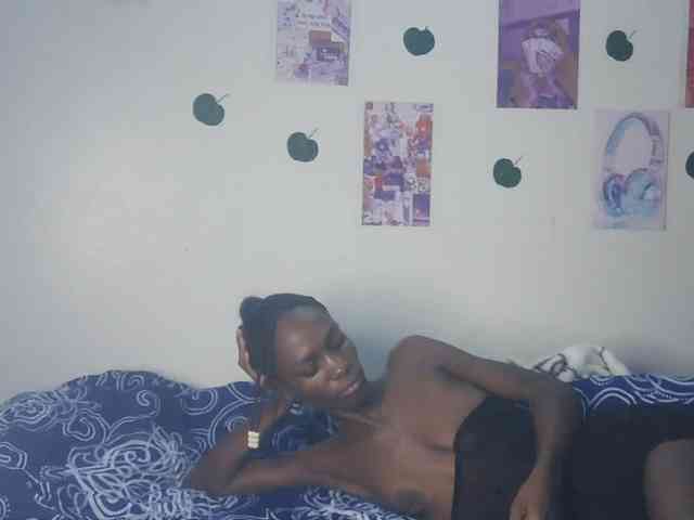 LupitaLyon webcam