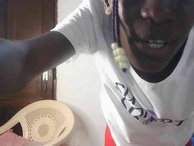 LupitaLyon webcam