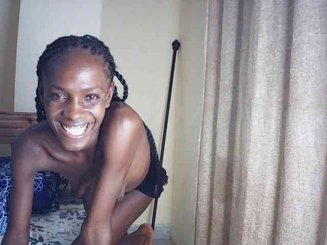 LupitaLyon webcam