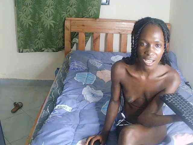 LupitaLyon webcam