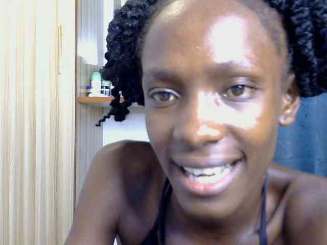 LupitaLyon webcam