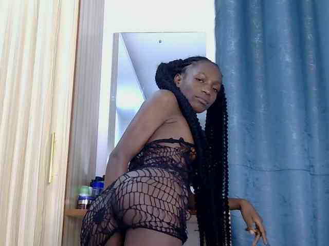 Model: LupitaLyon