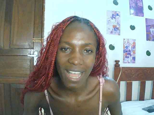 LupitaLyon webcam