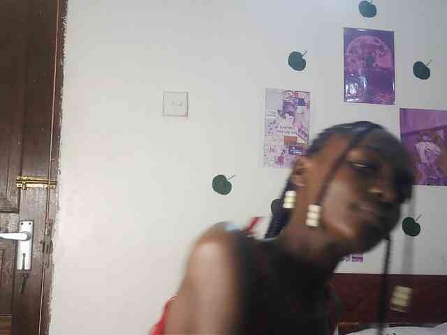 LupitaLyon webcam