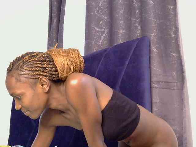 Model: LupitaLyon