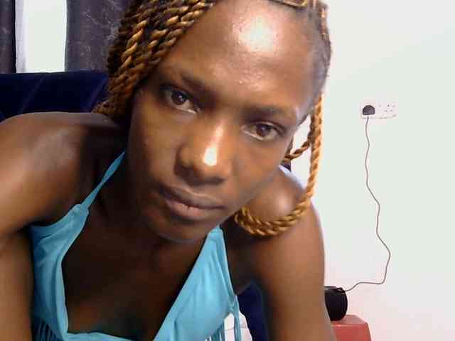 LupitaLyon webcam