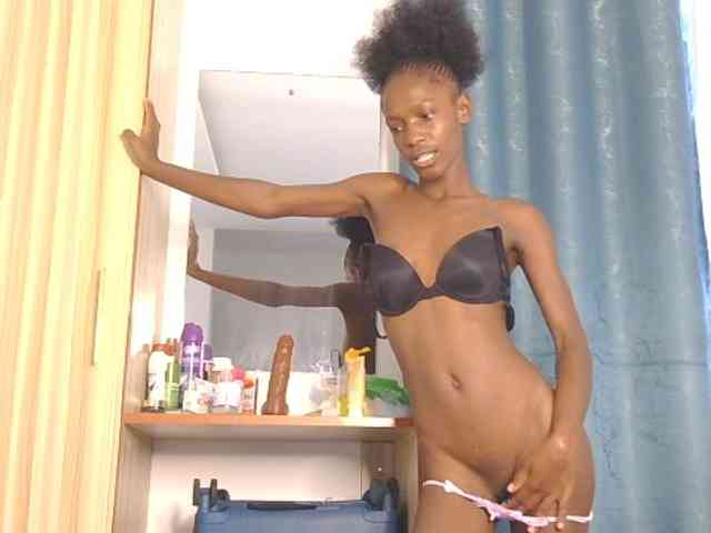 Lupita_L webcam