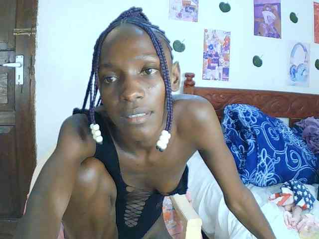LupitaLyon webcam