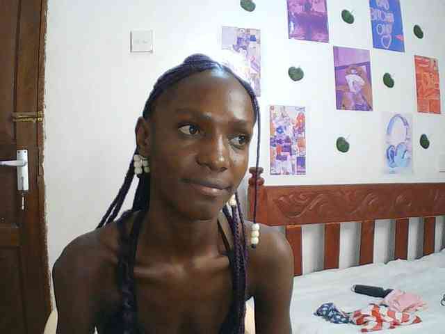 LupitaLyon webcam