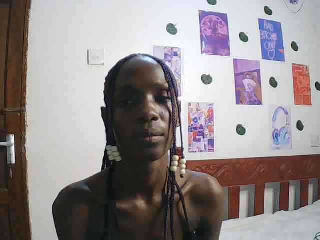 LupitaLyon webcam