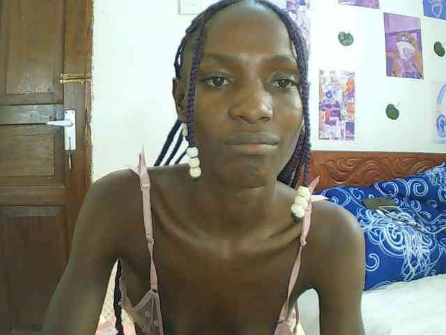 LupitaLyon webcam