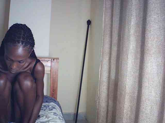 LupitaLyon webcam