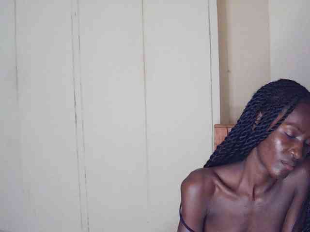 Model: LupitaLyon