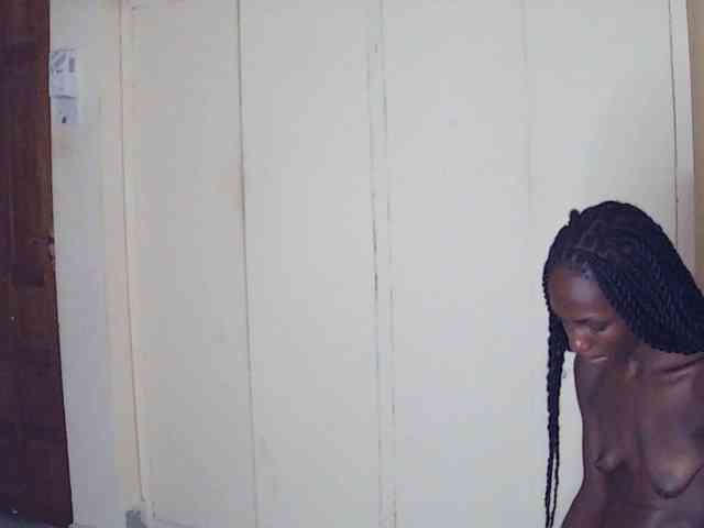 LupitaLyon webcam