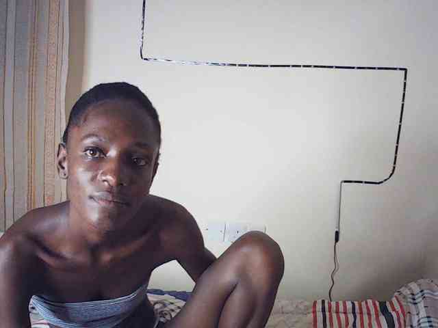LupitaLyon webcam