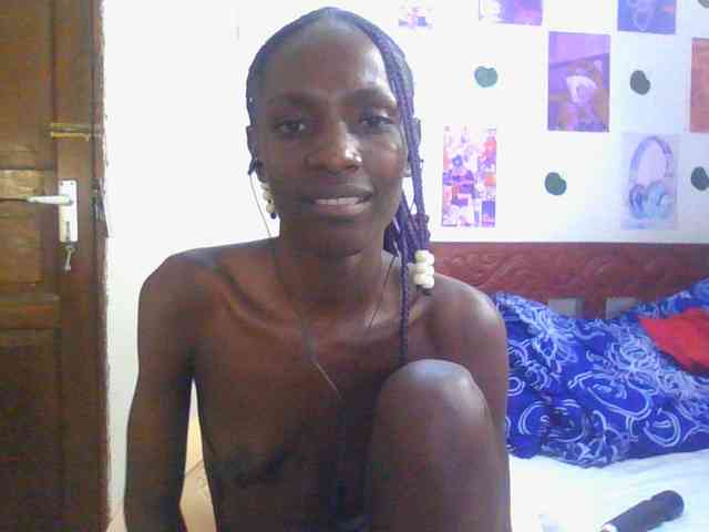LupitaLyon webcam