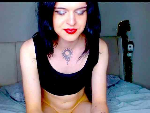 Flora483 Live Webcam on BongaCams