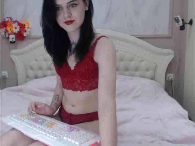 Flora483 Live Webcam on BongaCams