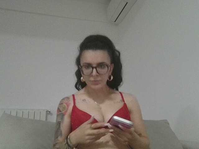Selenmaison21 live cam on BongaCams