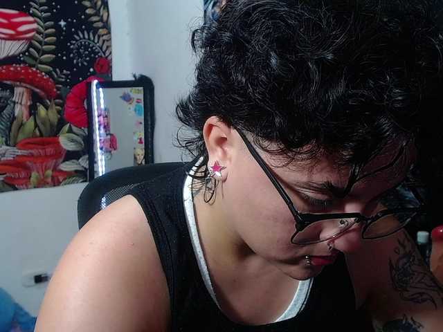 franki-reich live cam on BongaCams