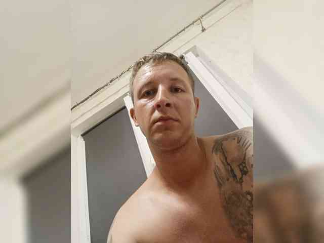 Thyfas199 Live Webcam on BongaCams