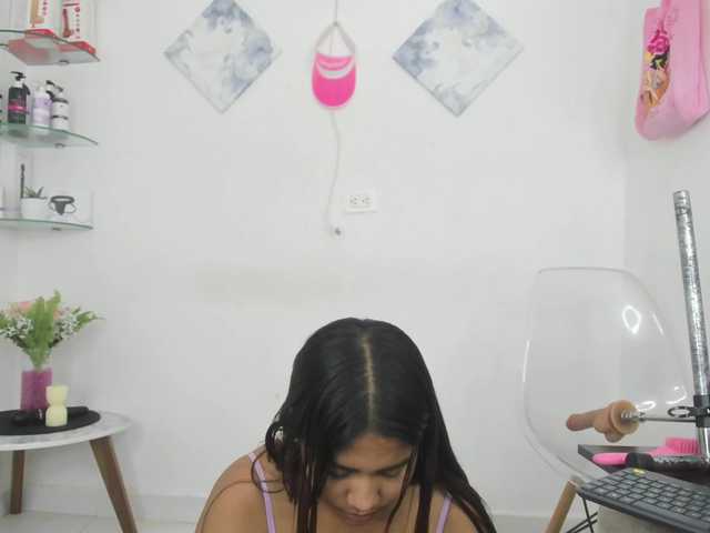 curvylattina live cam on BongaCams