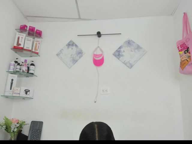 curvylattina live cam on BongaCams