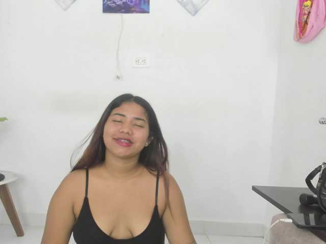 curvylattina live cam on BongaCams