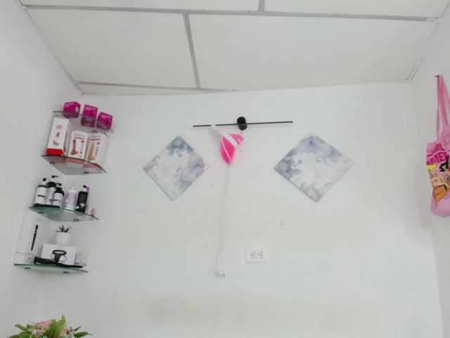 curvylattina live cam on BongaCams