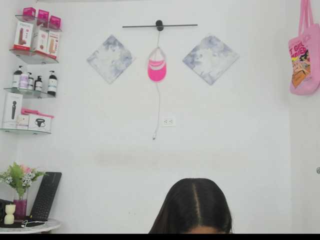 curvylattina live cam on BongaCams