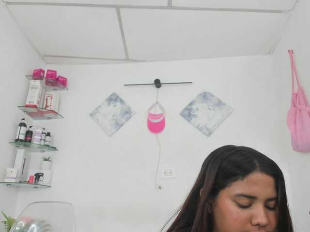 curvylattina live cam on BongaCams
