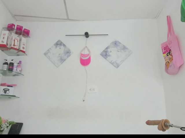 curvylattina live cam on BongaCams