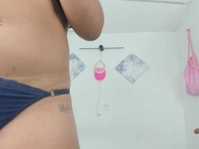 curvylattina live cam on BongaCams