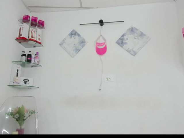 curvylattina live cam on BongaCams