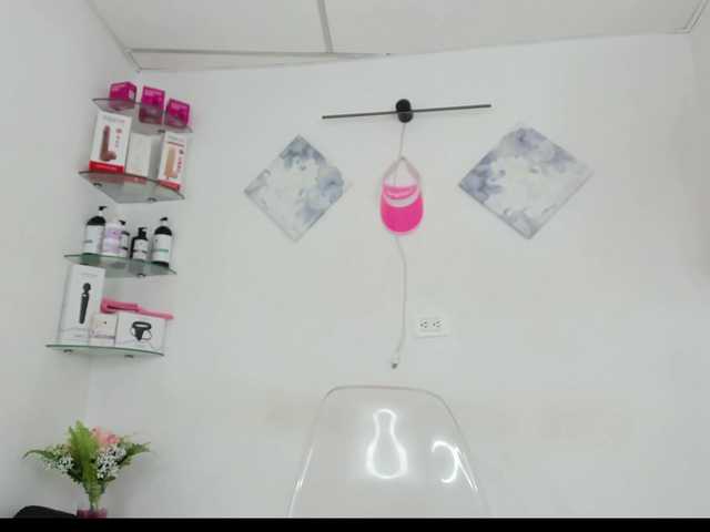 curvylattina live cam on BongaCams