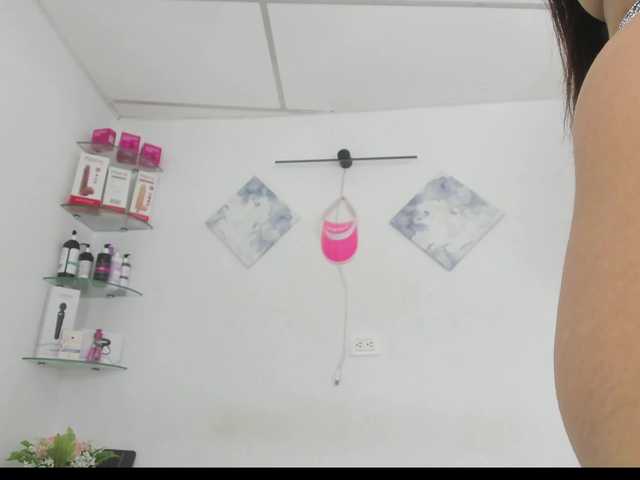 curvylattina live cam on BongaCams