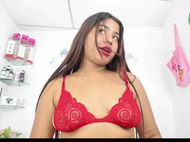 curvylattina live cam on BongaCams