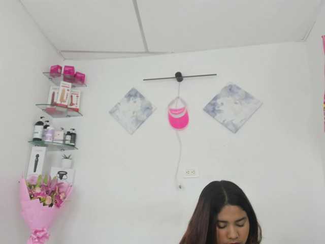 curvylattina live cam on BongaCams