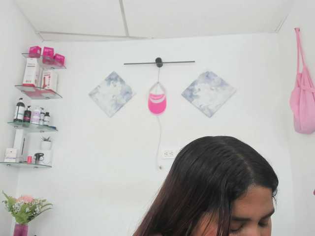 curvylattina live cam on BongaCams