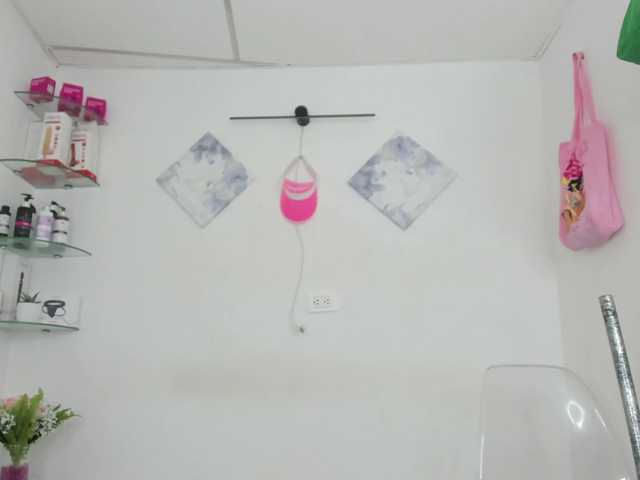curvylattina live cam on BongaCams
