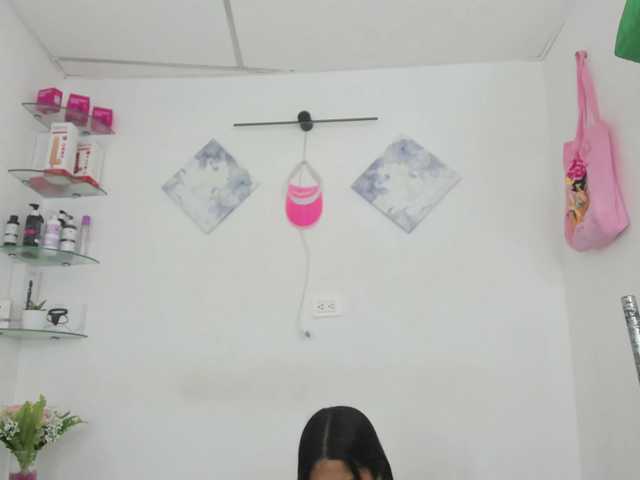 curvylattina live cam on BongaCams