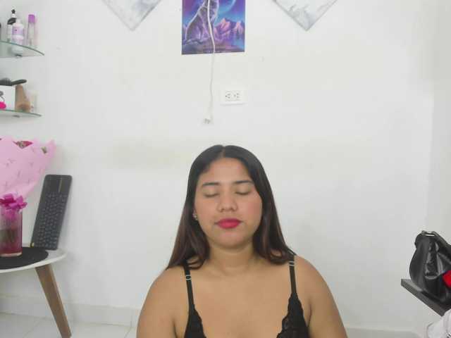 curvylattina live cam on BongaCams