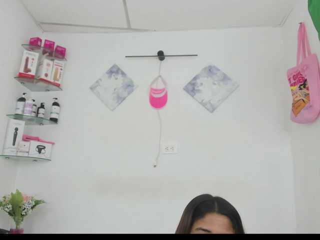 curvylattina live cam on BongaCams