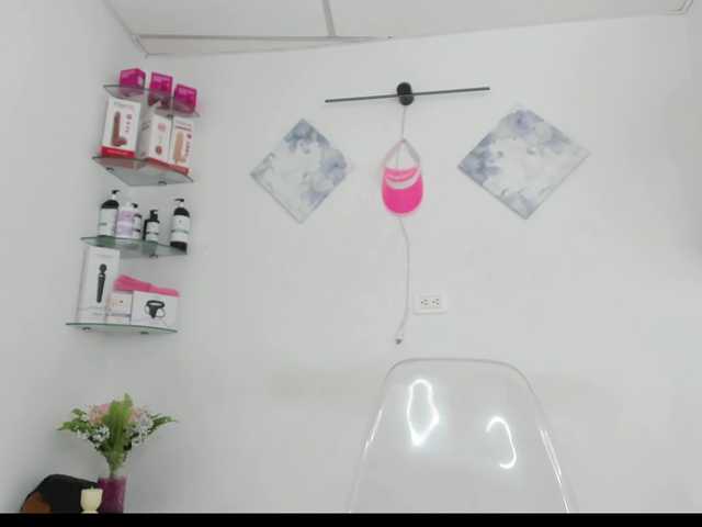 curvylattina live cam on BongaCams