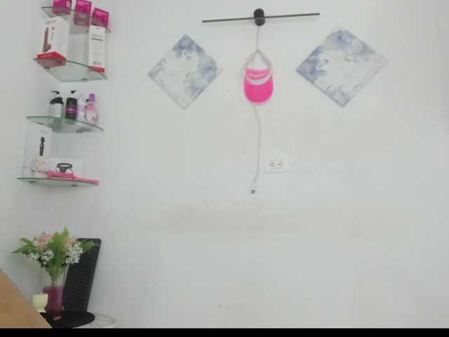 curvylattina live cam on BongaCams